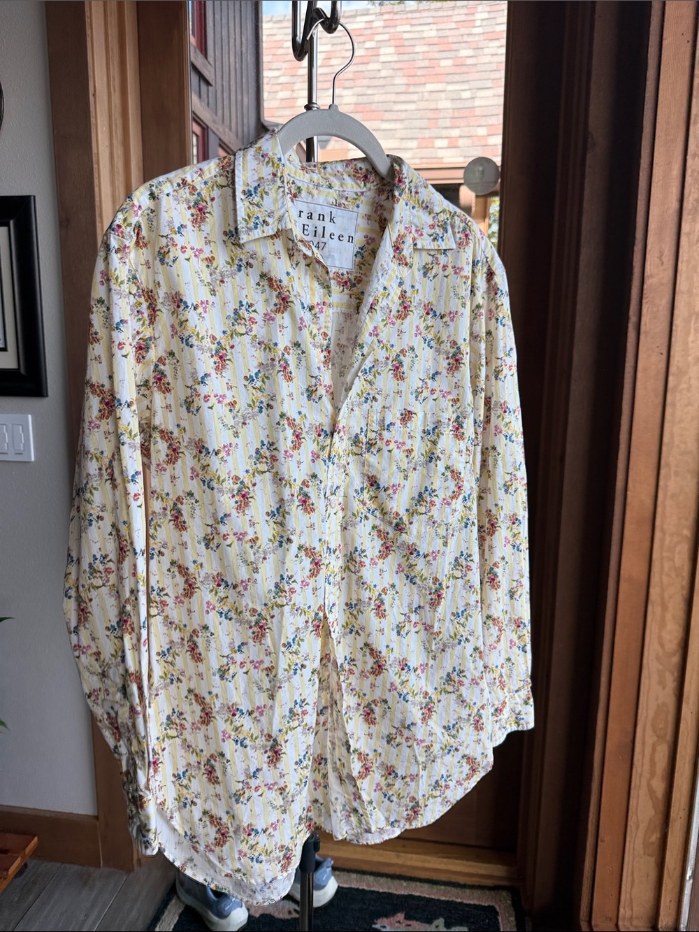 Frank & Eileen Cream Floral Button-Down Shirt (Sz S)